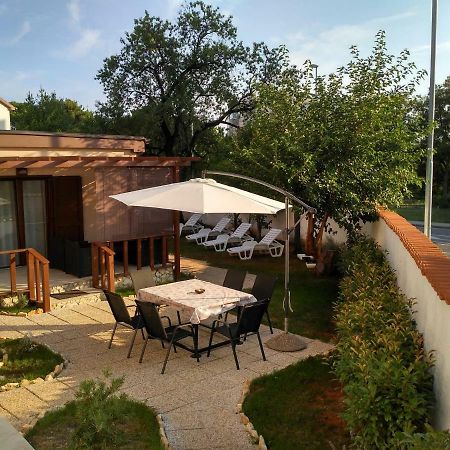 Villa Kuca Za Odmor Natalija à Pula Extérieur photo