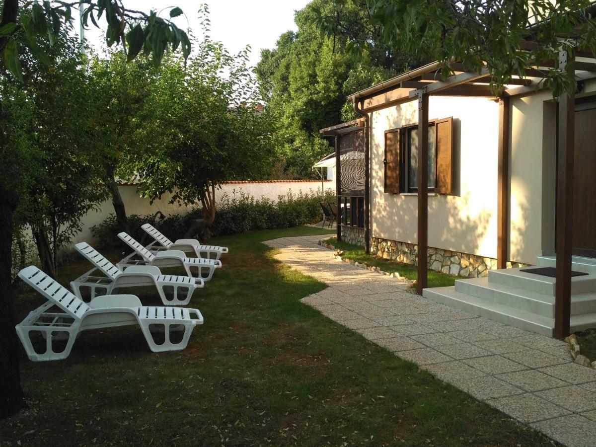 Villa Kuca Za Odmor Natalija à Pula Extérieur photo
